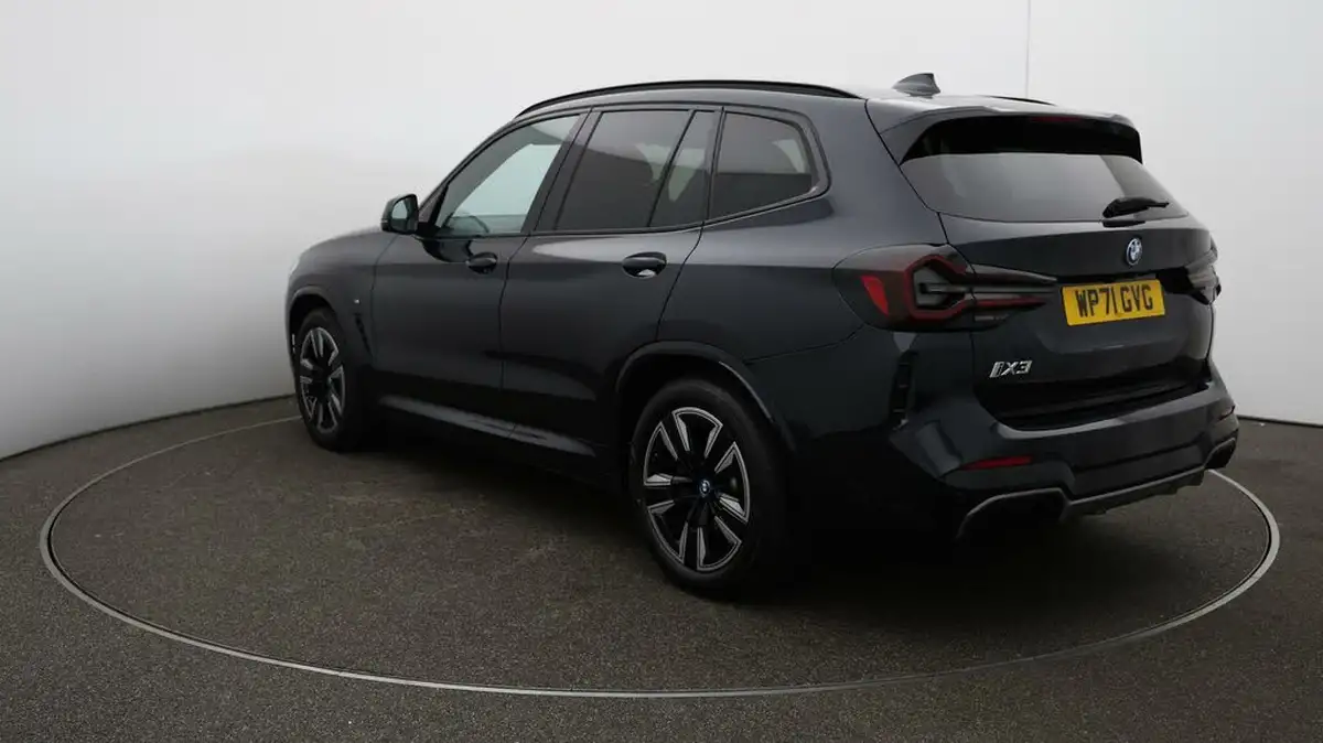 2022-bmw-ix3-e-m-sport-big-57