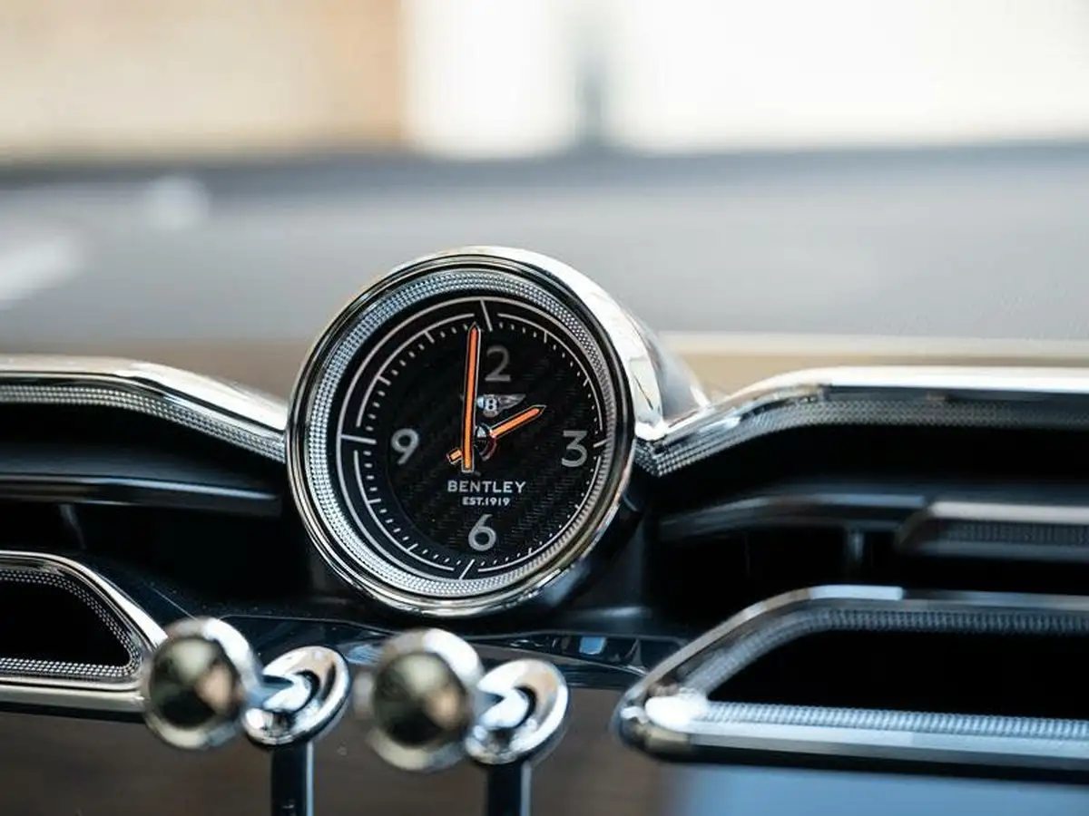 2024-bentley-bentayga-40-v8-extended-wheelbase-azure-big-36