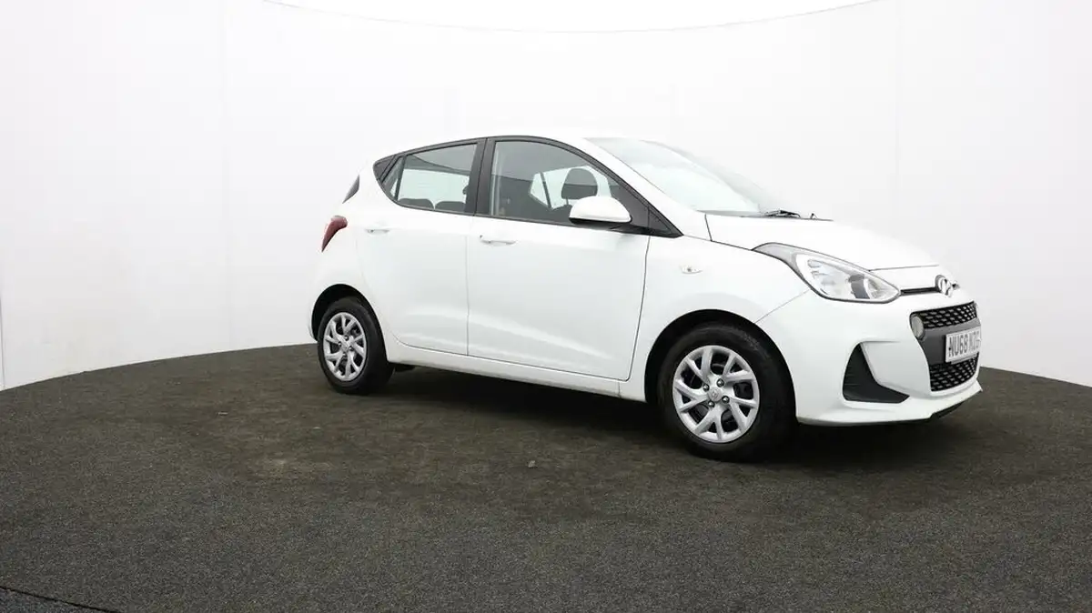 2018-hyundai-i10-10-se-67ps-big-37