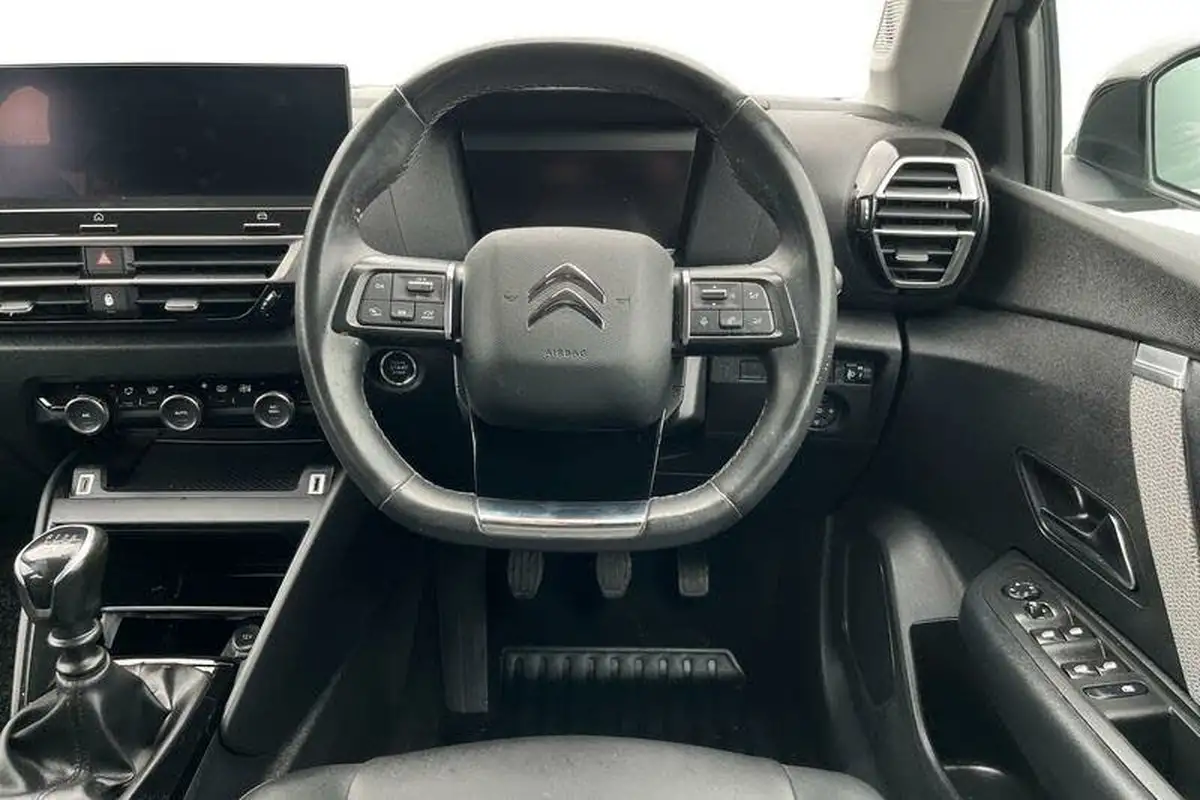 2022-citroen-c4-12-puretech-shine-130ps-big-10