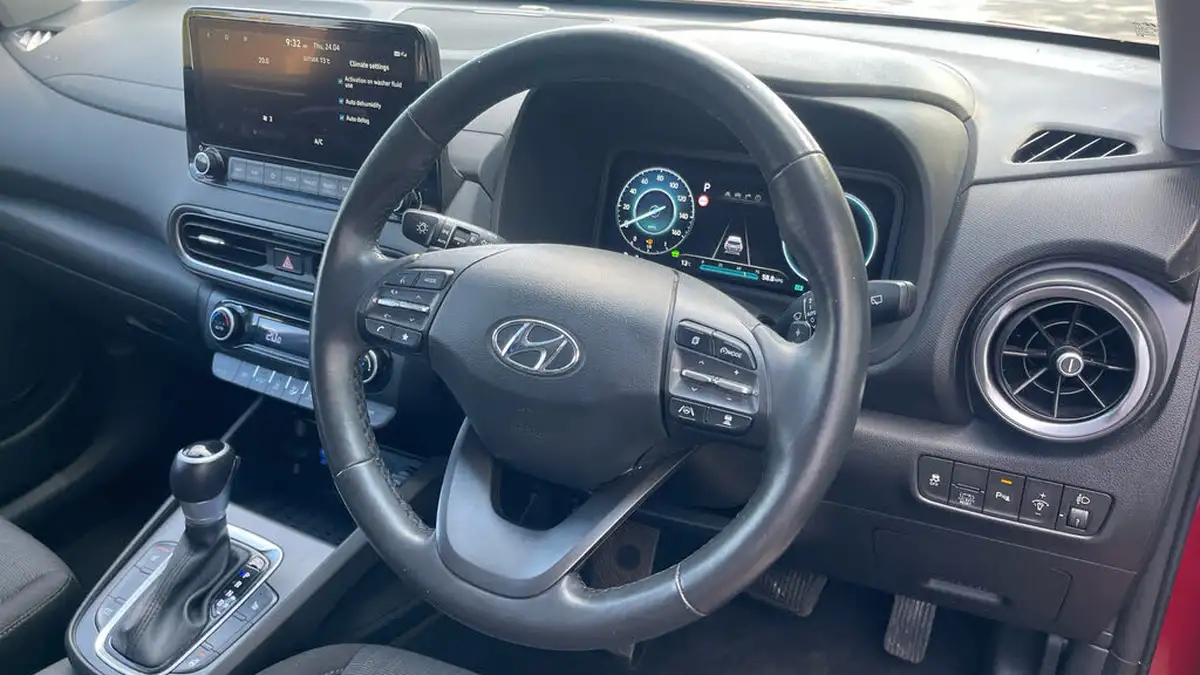 2022-hyundai-kona-16-gdi-premium-big-8