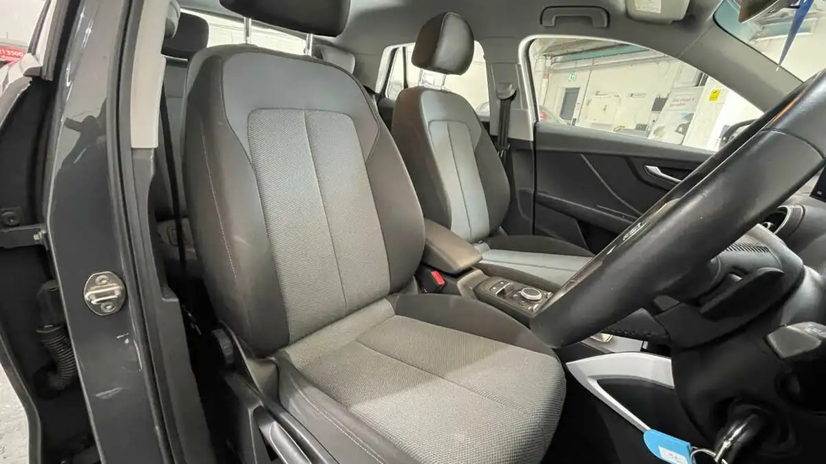 2020-audi-q2-16-30-tdi-technik-s-tronic-big-13