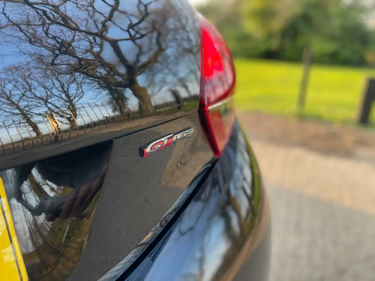2015-peugeot-208-16bluehdi-gt-line-120bhp-ss-3d-big-21