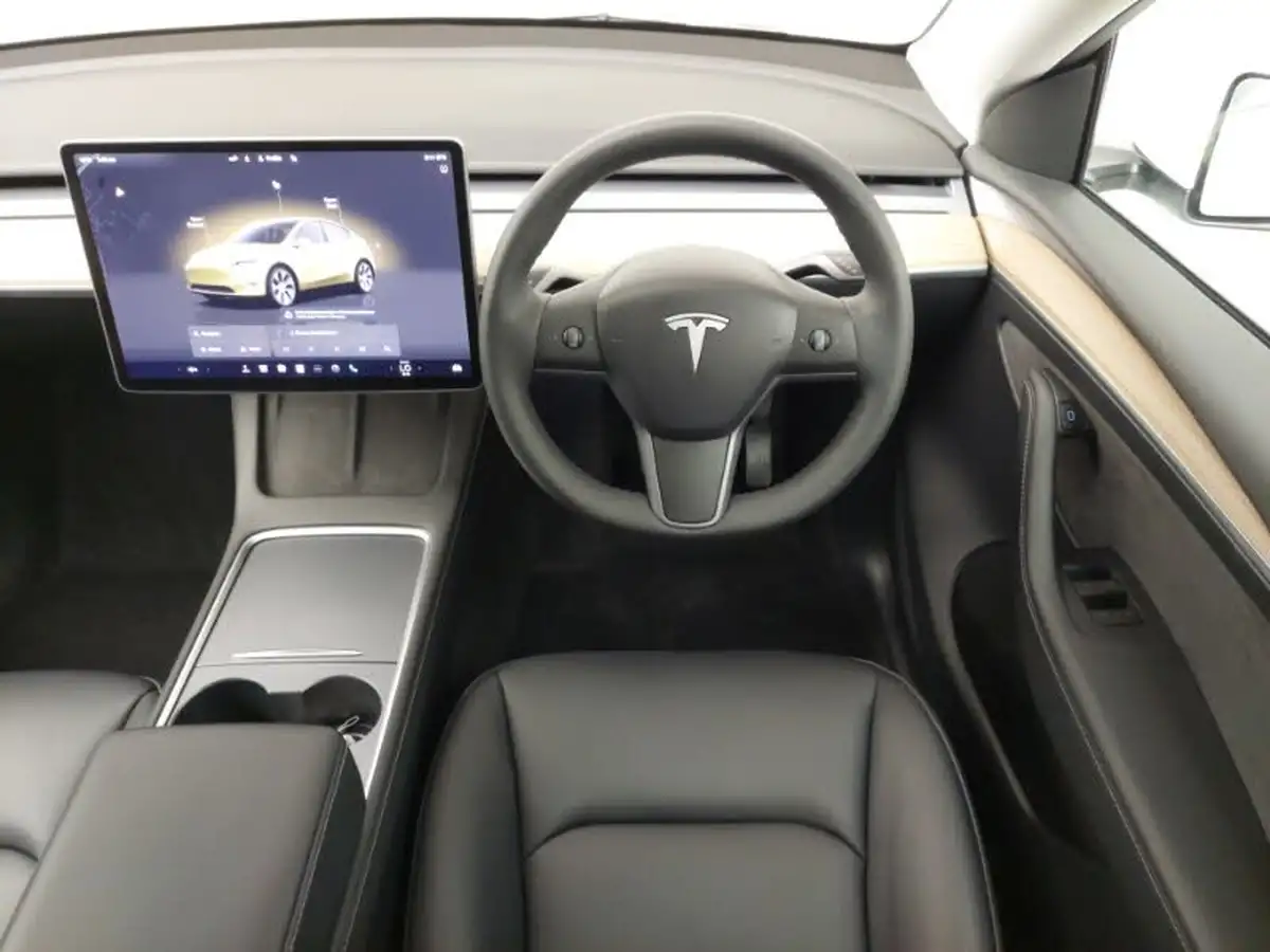2022-tesla-model-y-e-rwd-big-6
