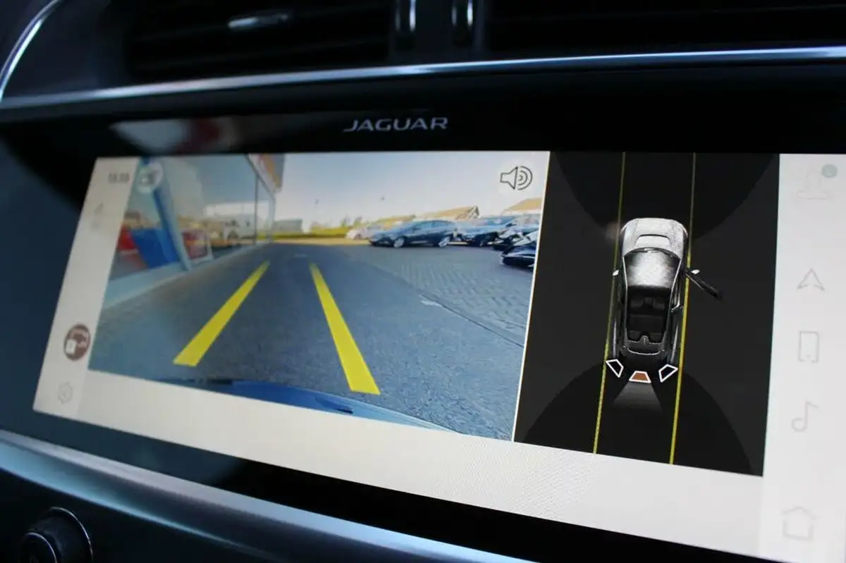 2022-jaguar-i-pace-ev400-black-big-18