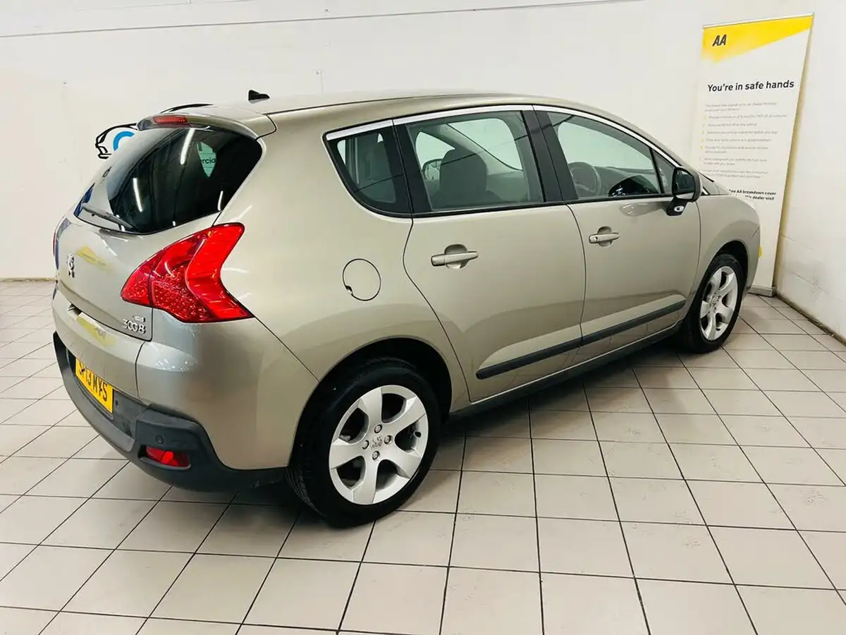 2013-peugeot-3008-crossover-16e-hdi-active-115bhp-fap-big-10