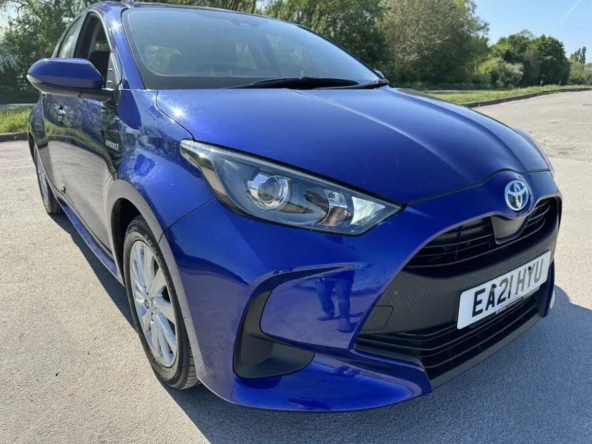 2021-toyota-yaris-15-vvt-i-icon-114bhp-hybrid-1490cc-e-cvt-big-32