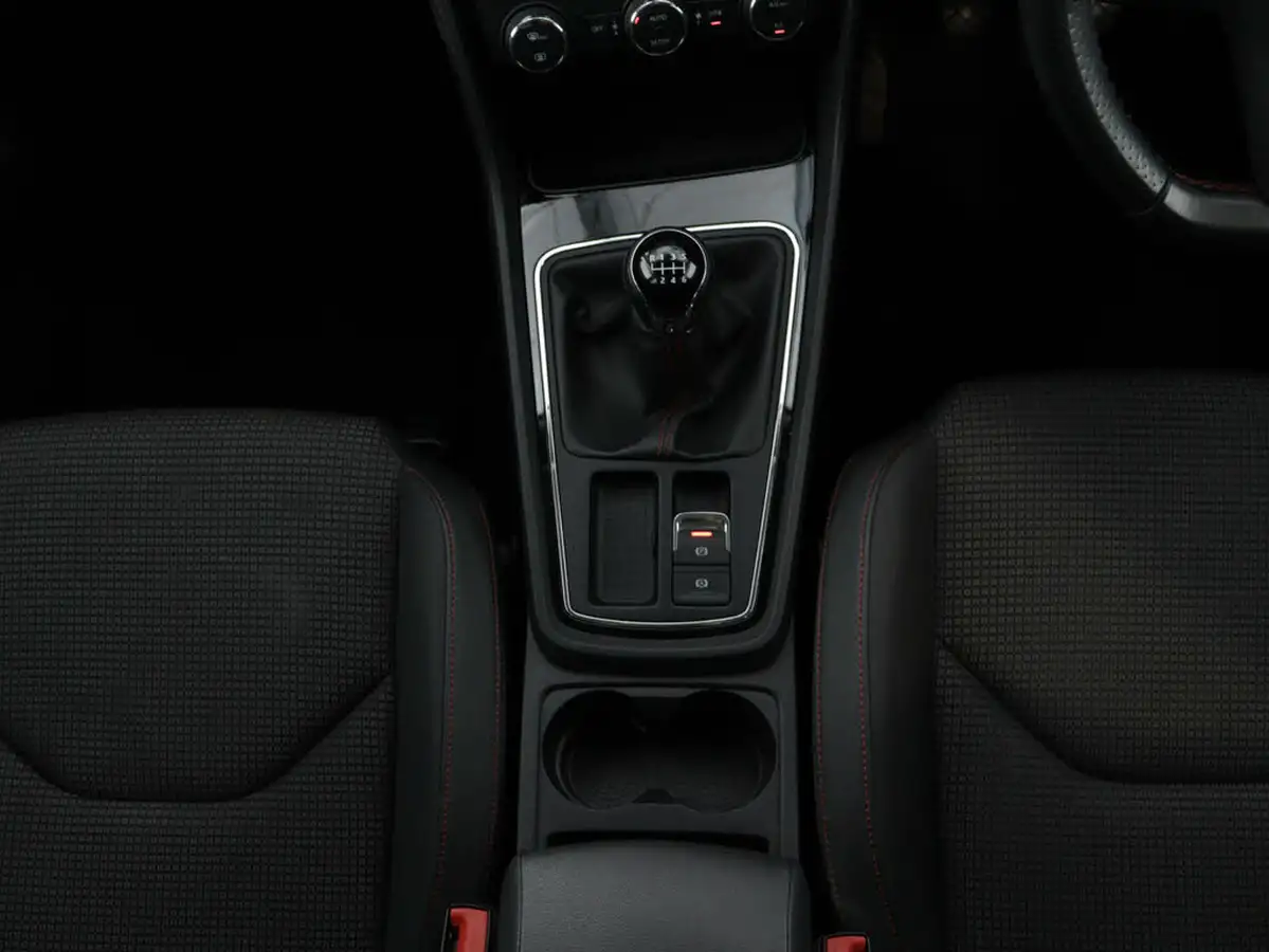2017-seat-leon-14-tsi-fr-technology-hatchback-5d-big-13