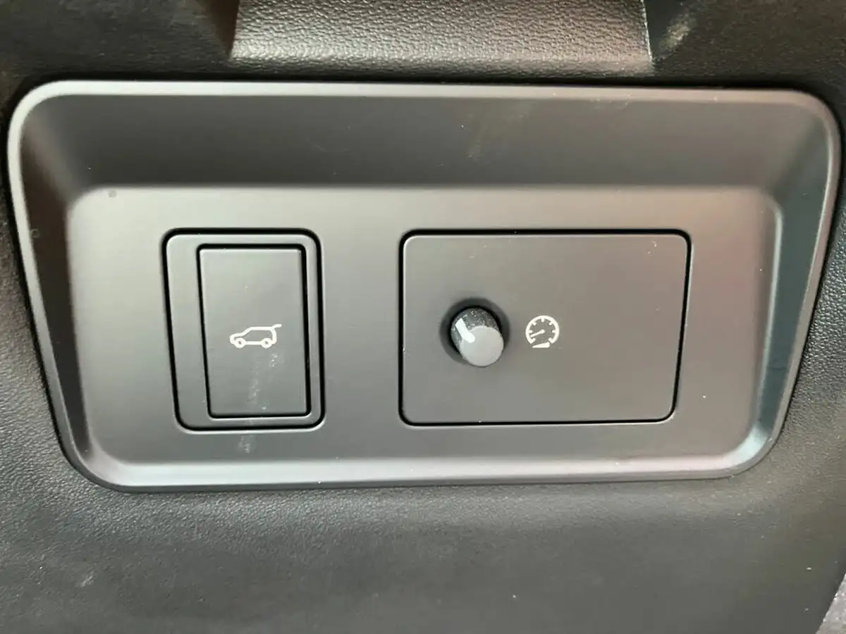 2023-land-rover-discovery-sport-20-d200-r-dynamic-hse-big-41