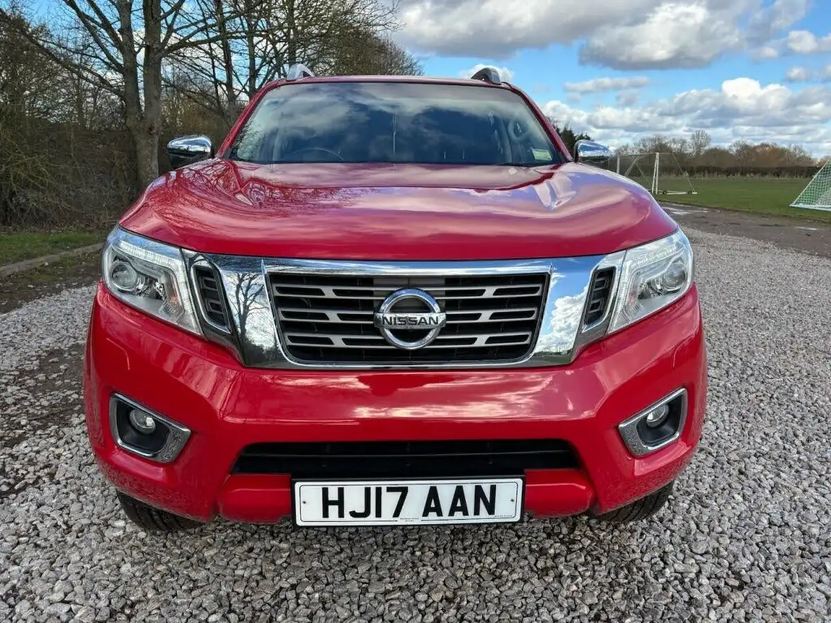 2017-nissan-navara-23dci-tekna-big-10