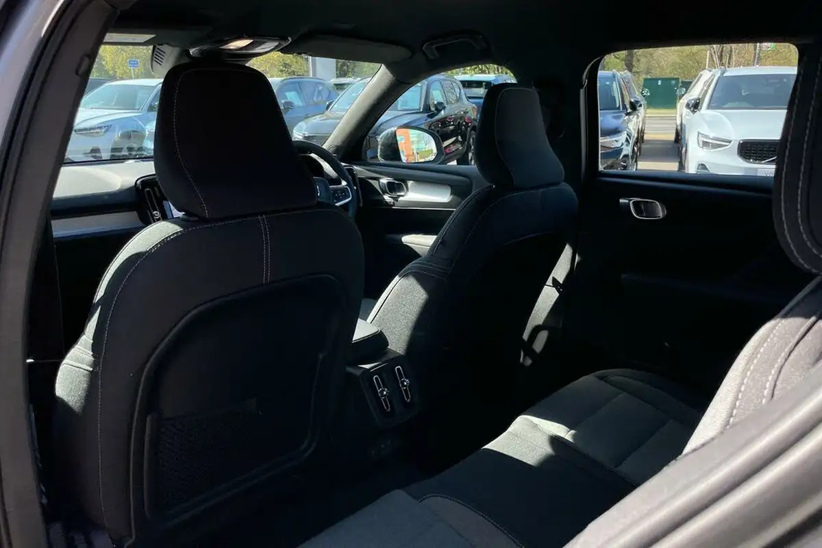 2023-volvo-xc40-20-b3-plus-big-29
