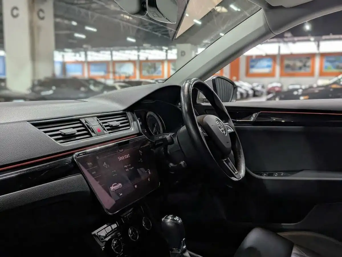 2018-skoda-superb-20-tsi-laurin-klement-280ps-4x4-ss-hatchback-big-14