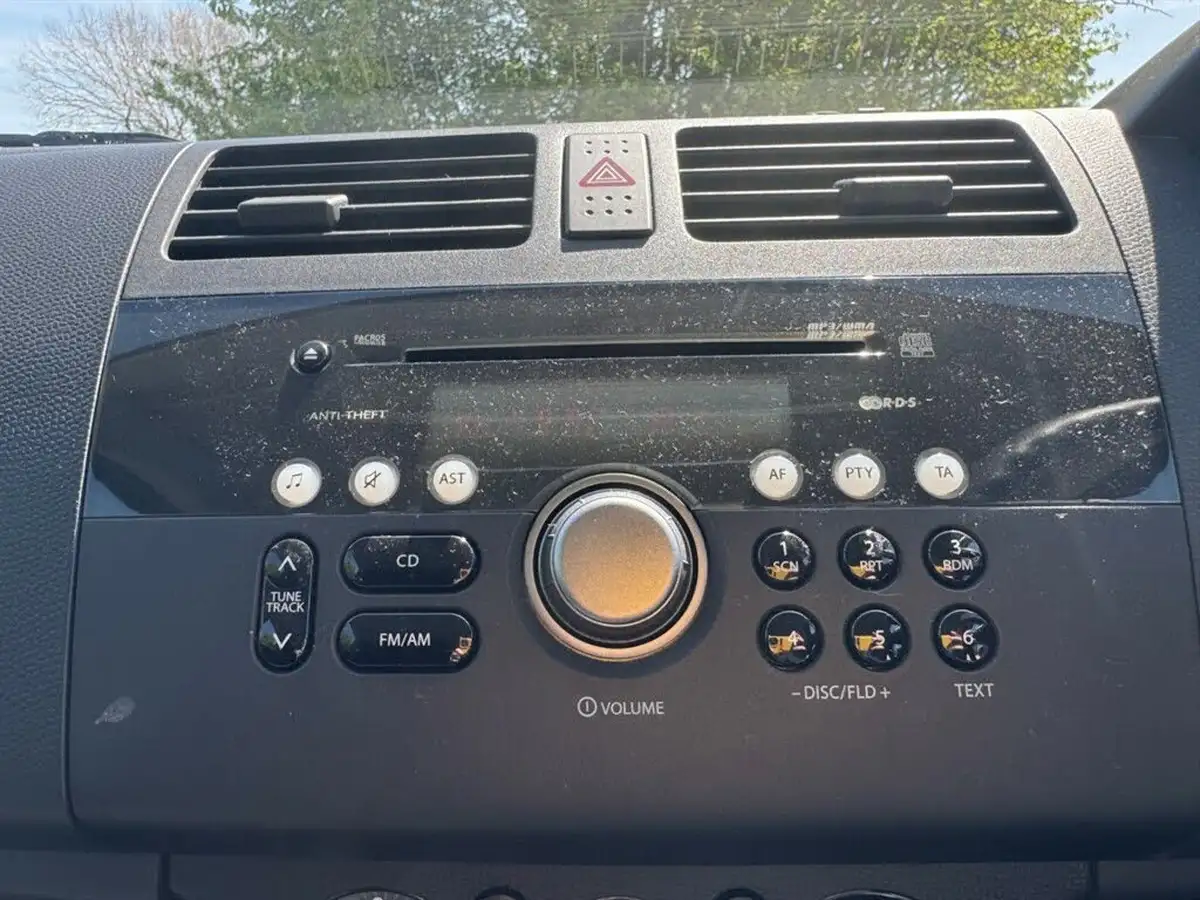 2007-suzuki-swift-13-gl-3d-big-22