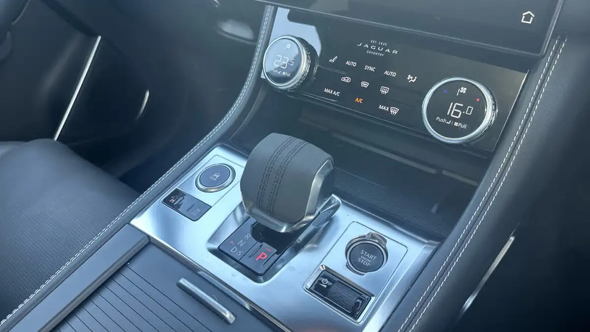 2023-jaguar-f-pace-20-p250-r-dynamic-hse-black-big-12
