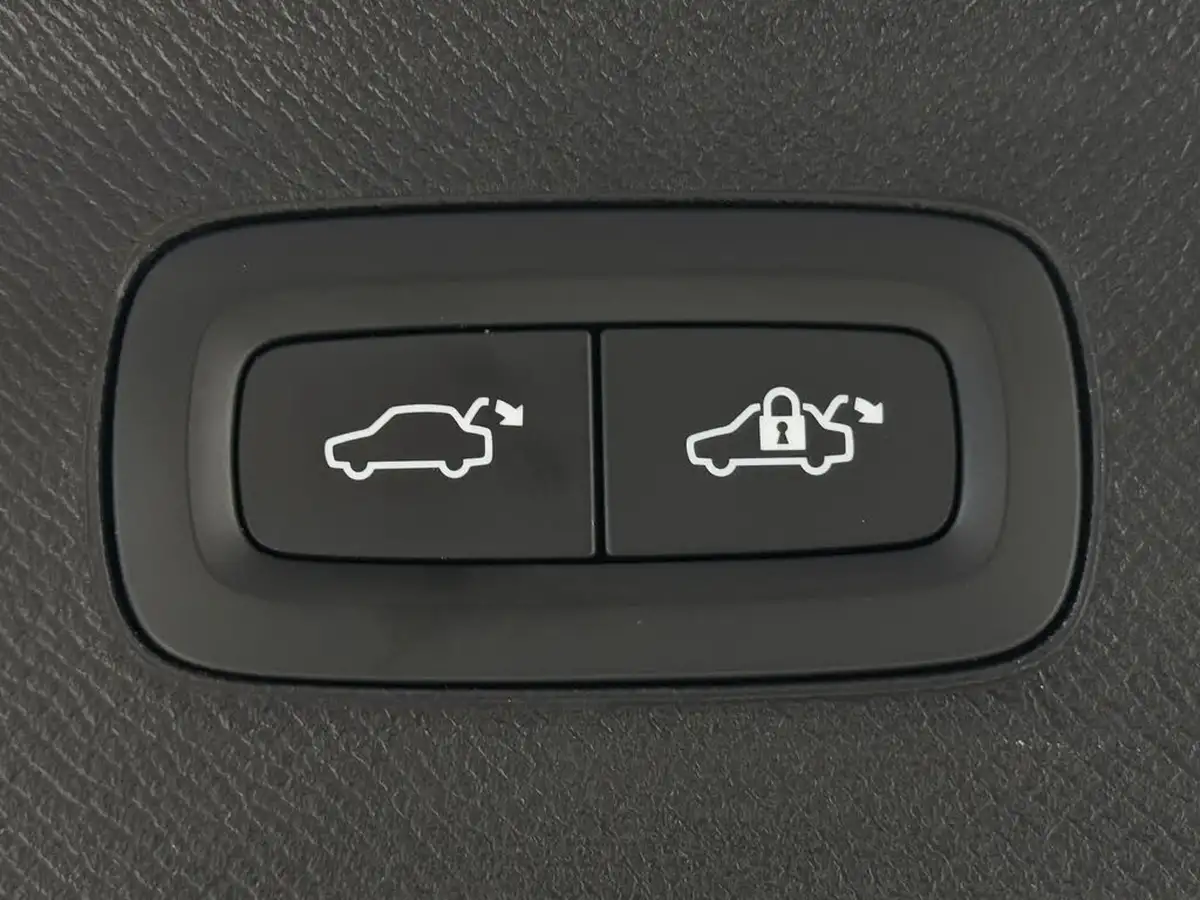 2022-volvo-xc90-20-b5-plus-big-13