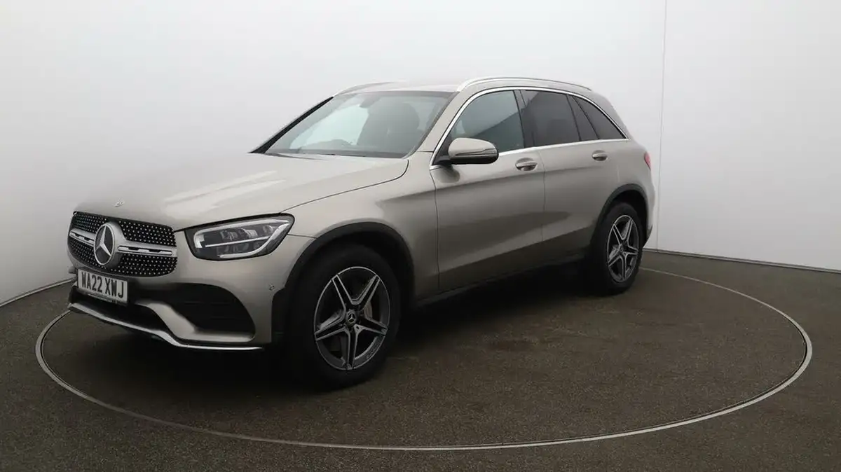 2022-mercedes-benz-glc-class-20d-glc220d-amg-line-195ps-station-wagon-5d-1950cc-4matic-plus-big-3