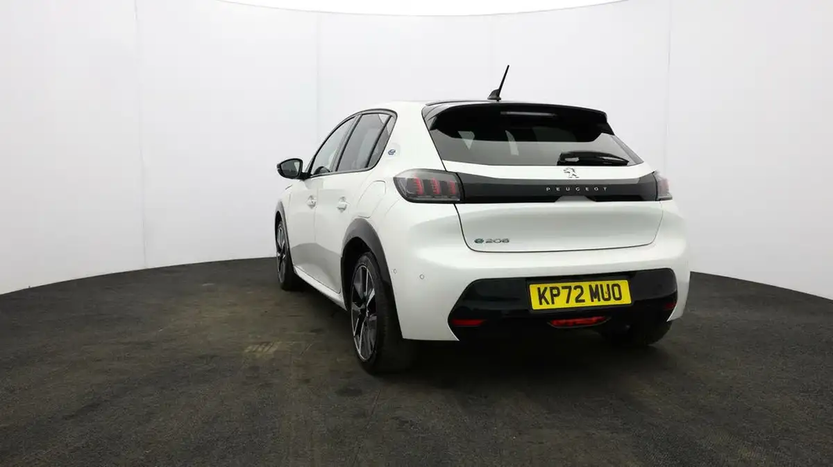 2022-peugeot-208-e-gt-136ps-50kwh-big-30