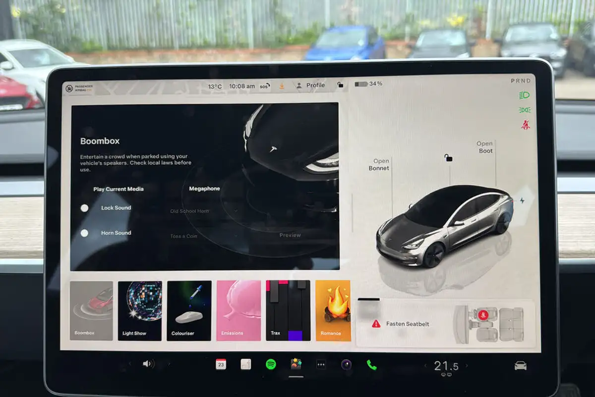 2022-tesla-model-3-e-long-range-big-36
