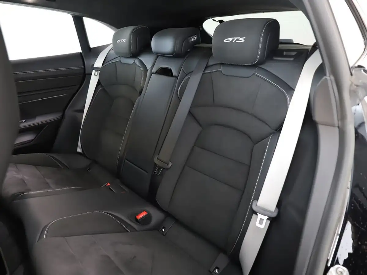 2023-porsche-taycan-e-gts-sport-turismo-big-29