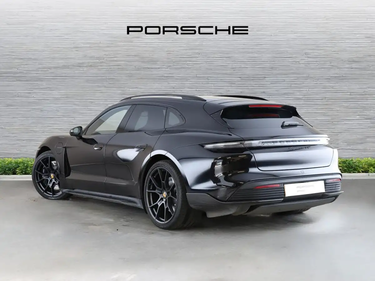 2023-porsche-taycan-e-gts-sport-turismo-big-1
