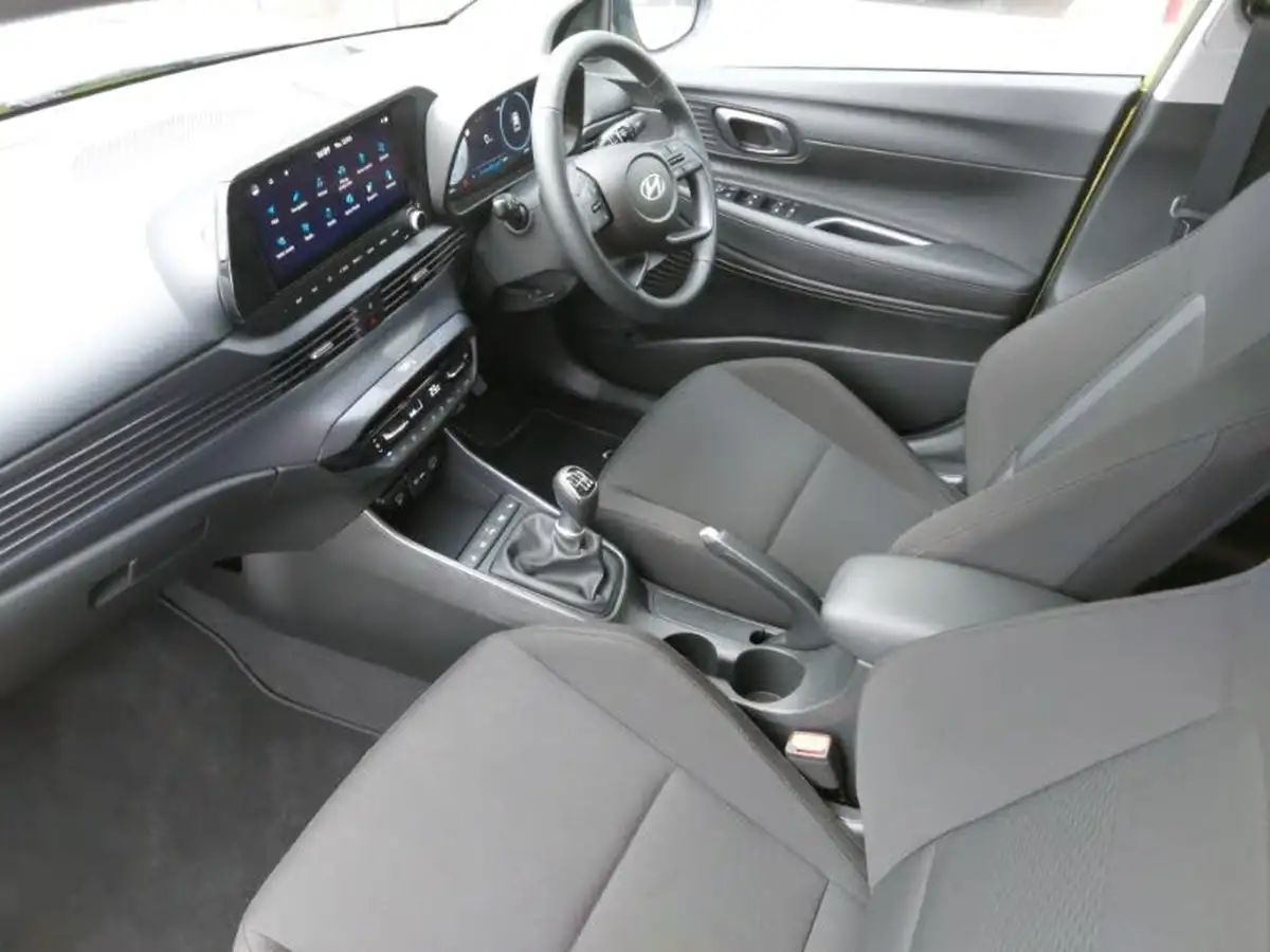 2024-hyundai-i20-10-t-gdi-premium-big-4