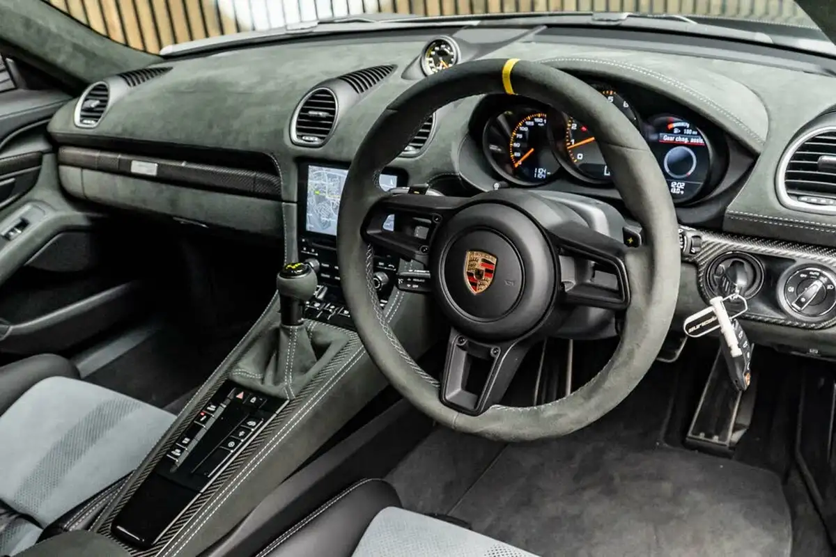 2023-porsche-cayman-718-40-cayman-gt4-rs-big-23