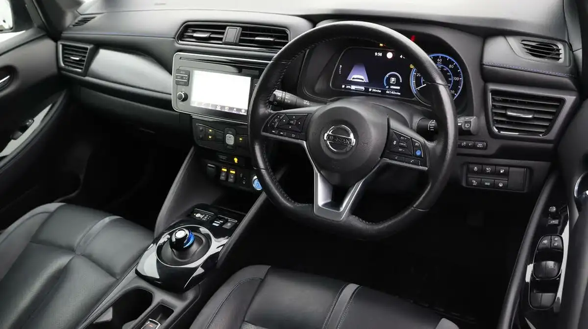 2019-nissan-leaf-e-tekna-big-8