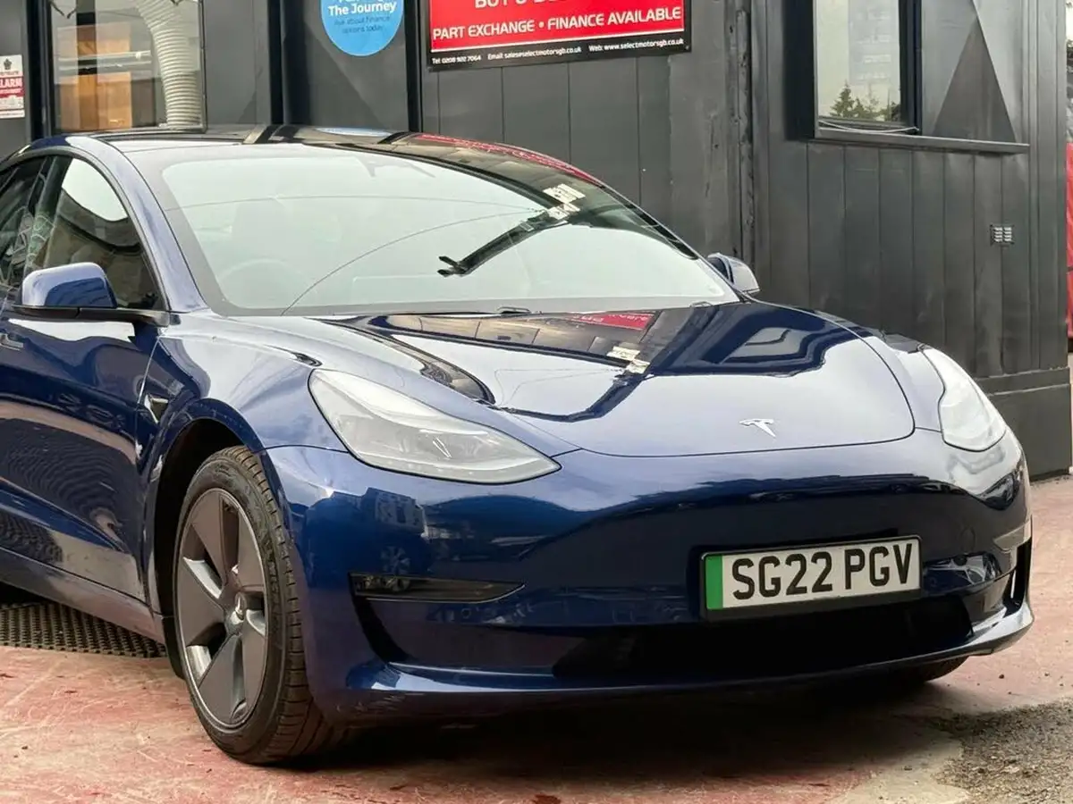 2022-tesla-model-3-e-long-range-big-24