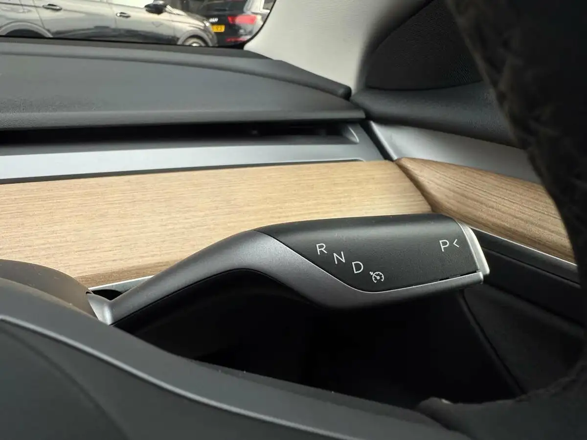 2022-tesla-model-3-e-long-range-big-52
