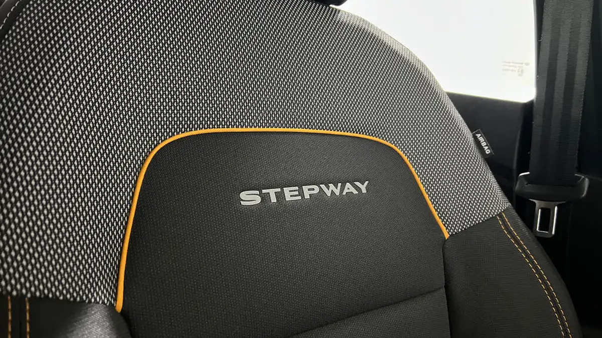 2021-dacia-sandero-stepway-10-tce-comfort-90bhp-big-32