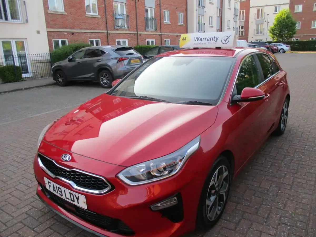 2019-kia-ceed-10-t-gdi-3-hatchback-big-13