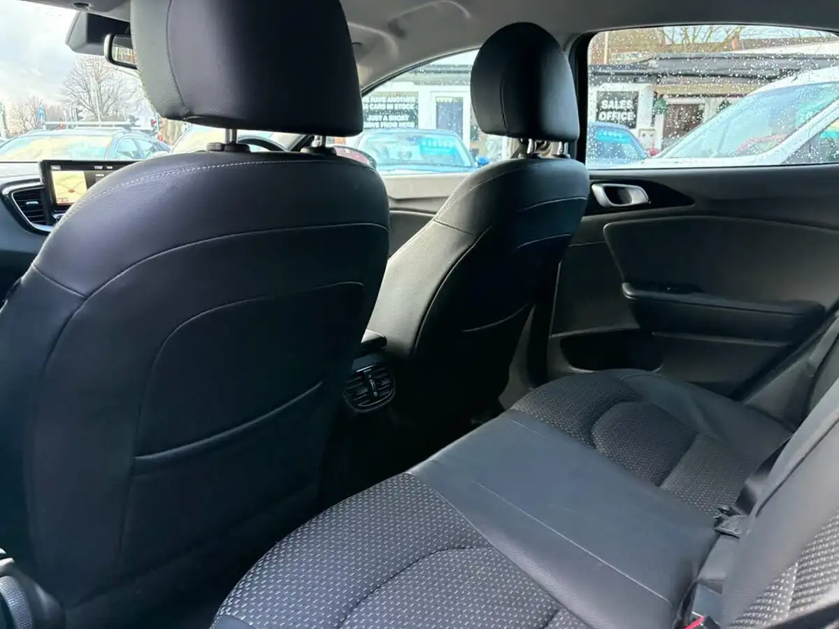 2020-kia-xceed-14-t-gdi-3-dct-big-19