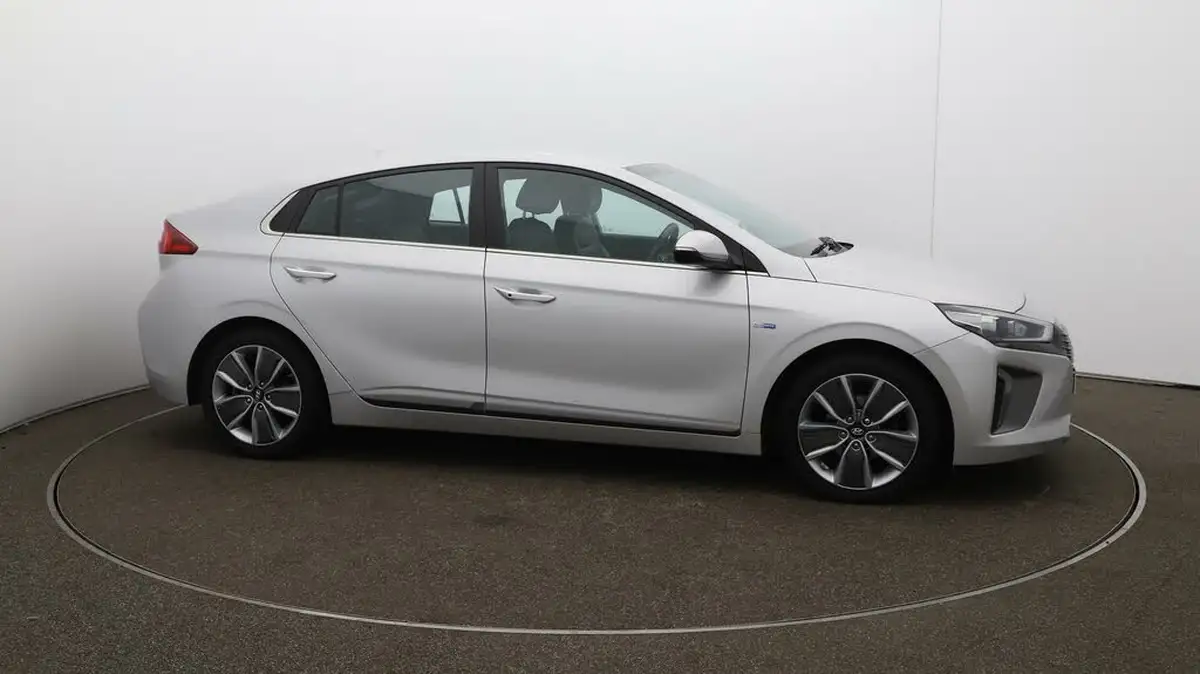 2018-hyundai-ioniq-16-gdi-premium-se-hybrid-big-40