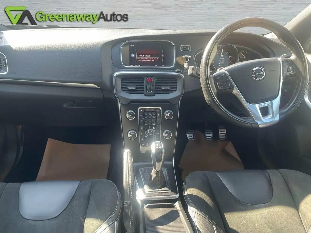 2018-volvo-v40-20-t3-r-design-nav-plus-big-20