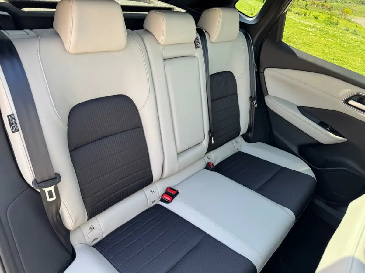 2021-nissan-qashqai-13-dig-t-tekna-140ps-big-18