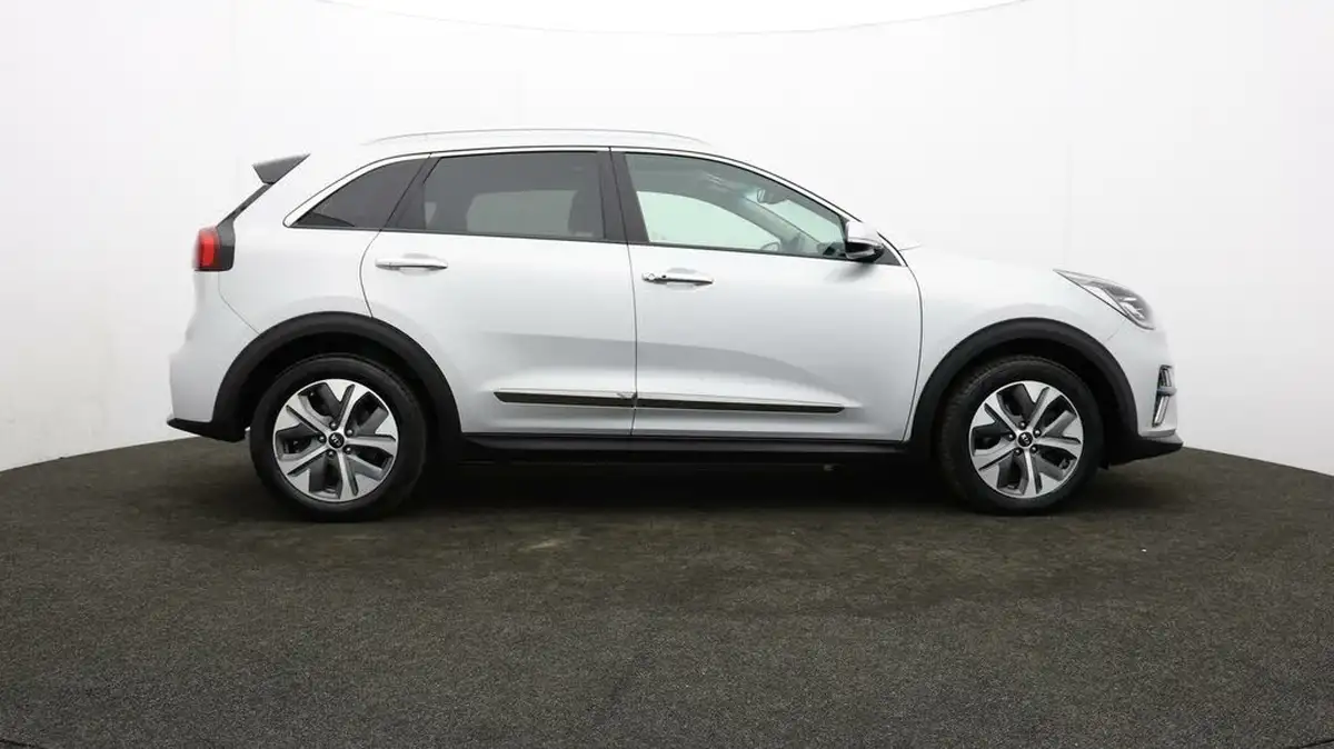 2021-kia-e-niro-ev-4-big-30