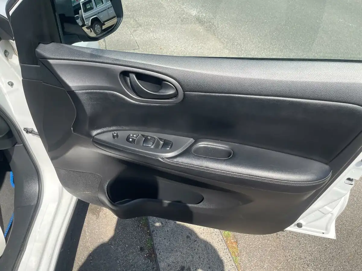 2015-nissan-pulsar-12-visia-dig-t-big-17
