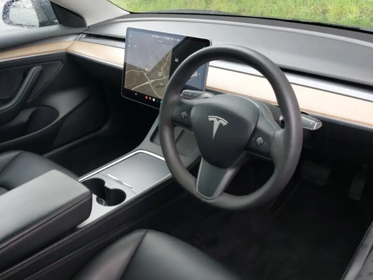 2021-tesla-model-3-e-long-range-awd-big-11