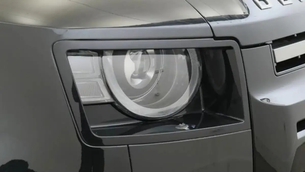 2023-land-rover-110-defender-30-d300-x-dynamic-hse-big-15