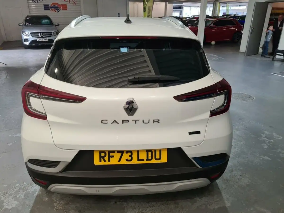 2024-renault-captur-16-techno-145ps-full-big-4