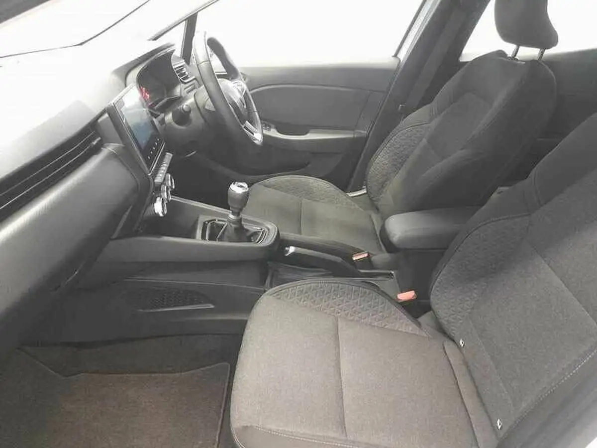 2021-renault-clio-10-tce-iconic-90ps-big-13