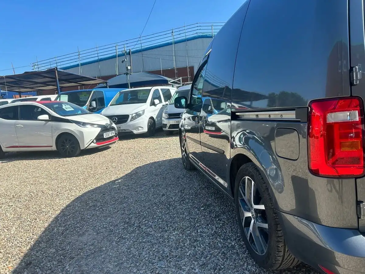 2018-volkswagen-caddy-20tdi-c20-highline-bmt-150pseu6-dsg-big-66