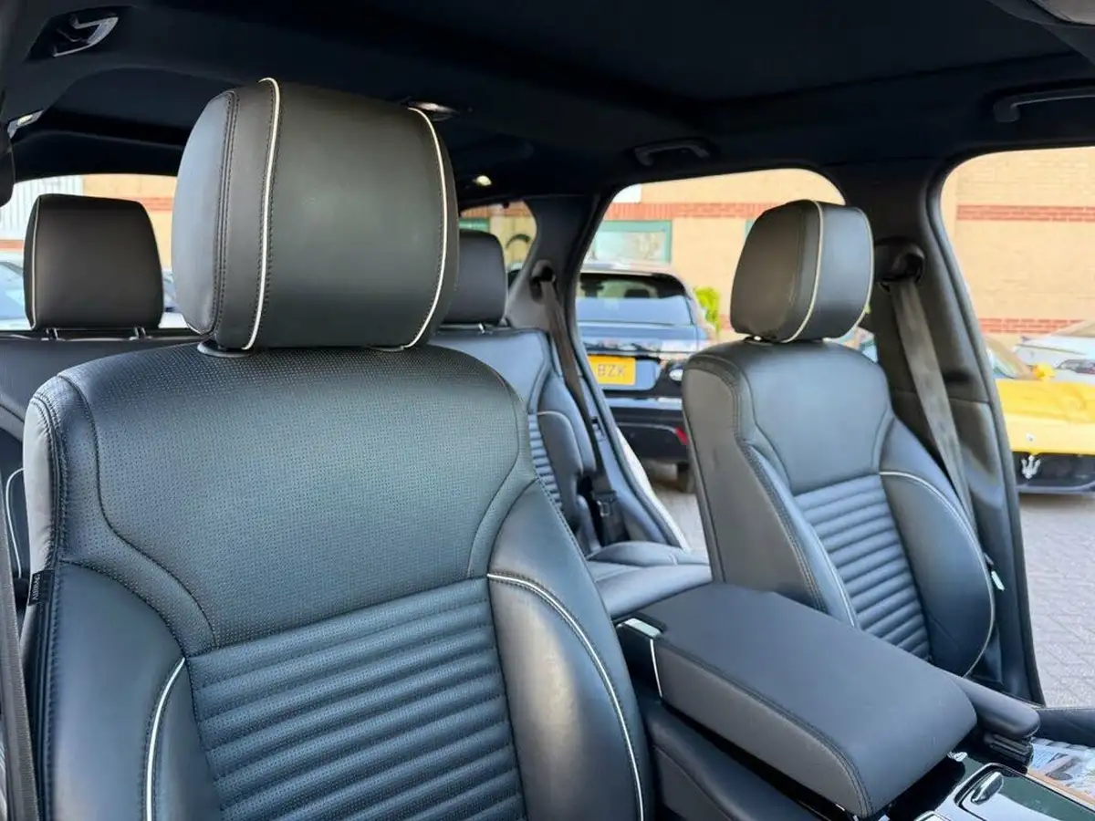 2020-land-rover-discovery-30-sd6-hse-big-25