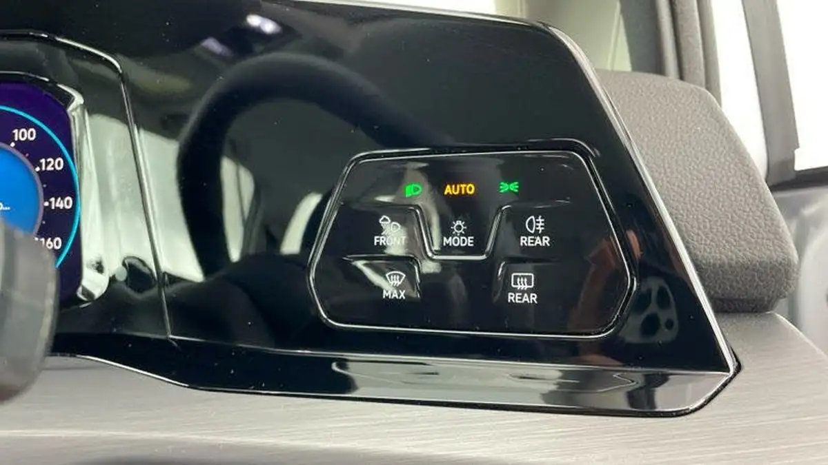 2024-volkswagen-golf-15-tsi-style-130ps-evo-hatchback-big-38
