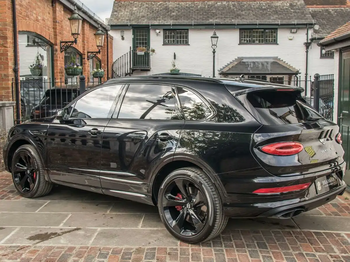 2024-bentley-bentayga-40-v8-big-4