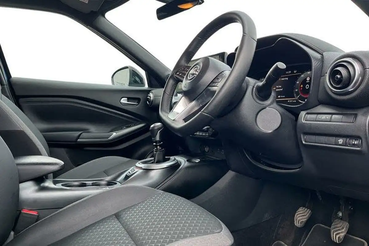 2024-nissan-juke-10-dig-t-n-connecta-big-8