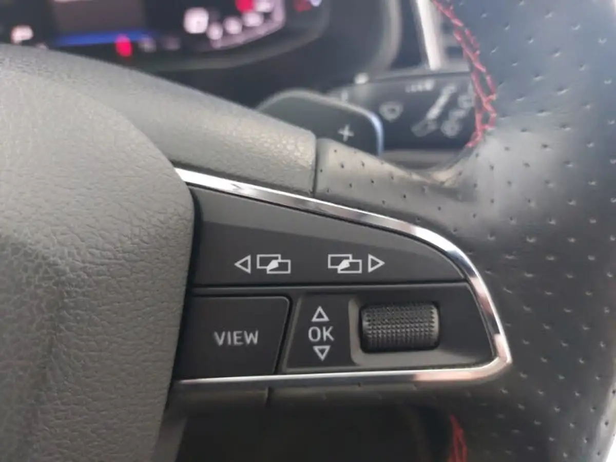 2019-seat-leon-20-tsi-fr-sport-hatchback-big-12