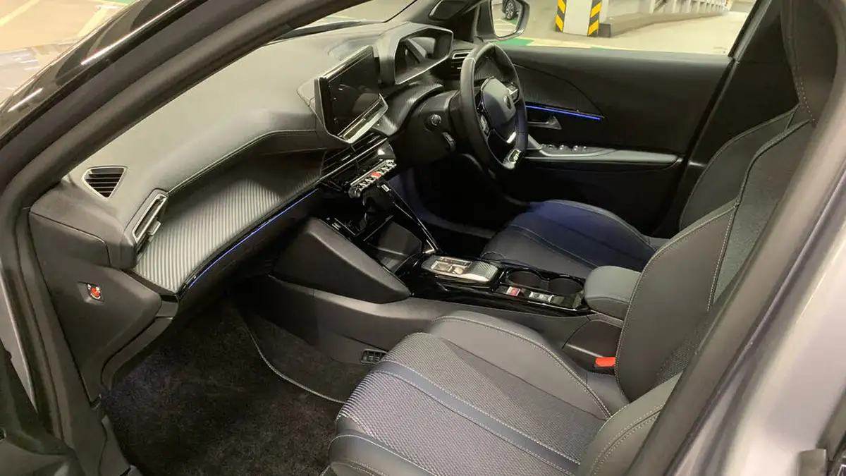 2024-peugeot-2008-suv-e-gt-136ps-50kwh-big-11