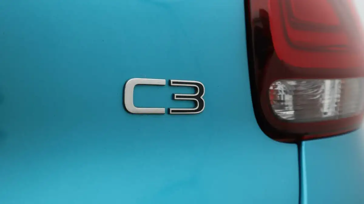 2023-citroen-c3-12-puretech-shine-plus-110ps-ss-big-21