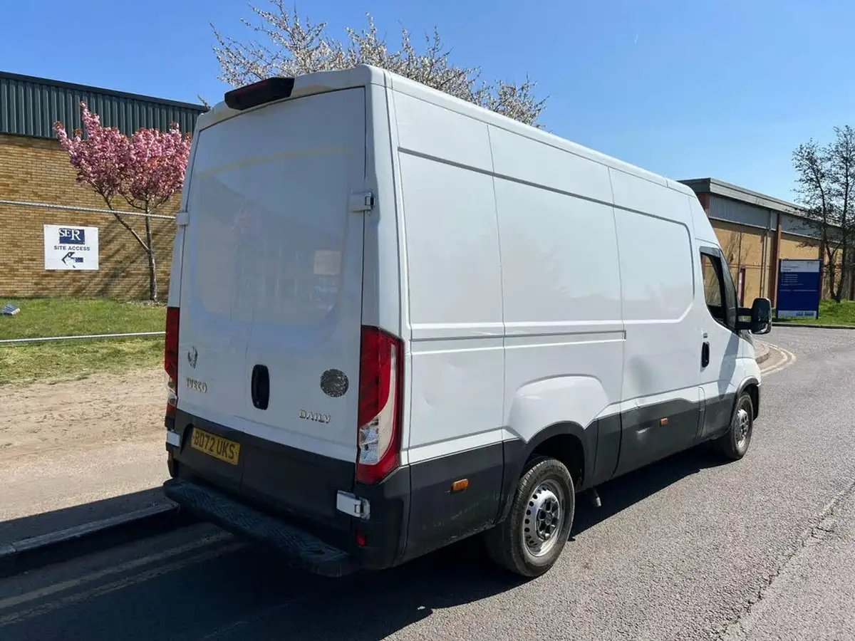2023-iveco-daily-s-class-23td-35s14v-business-3520mm-h2-136pseu6dt-big-2
